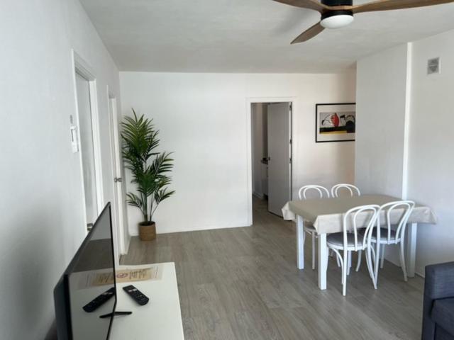 Apartamentos Cana Sofia Кала Лонга Екстериор снимка
