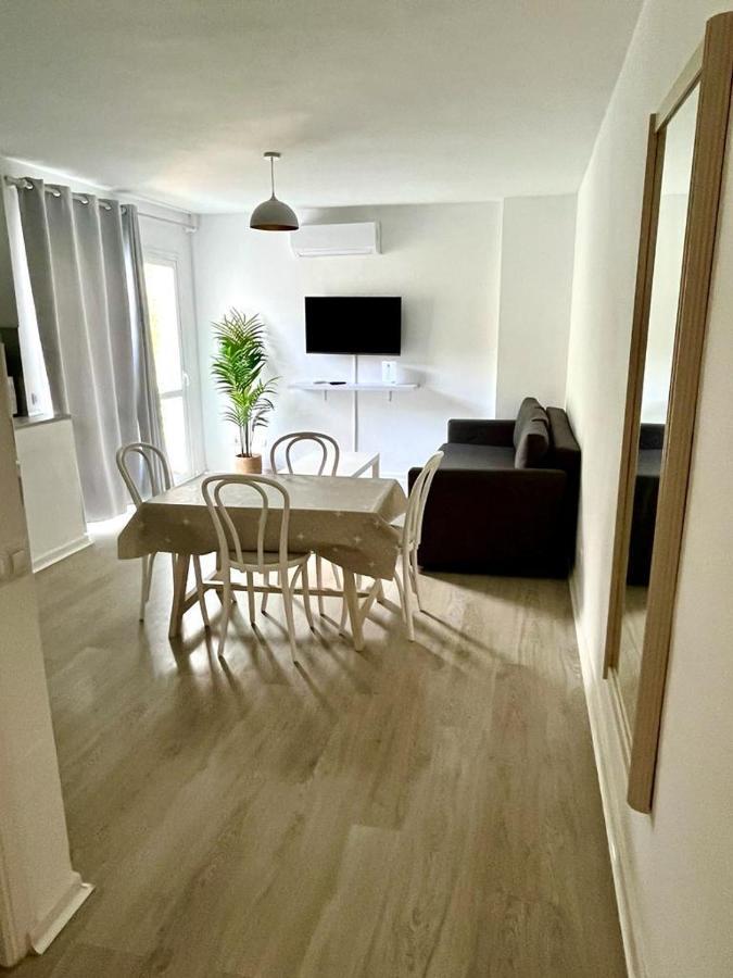 Apartamentos Cana Sofia Кала Лонга Екстериор снимка